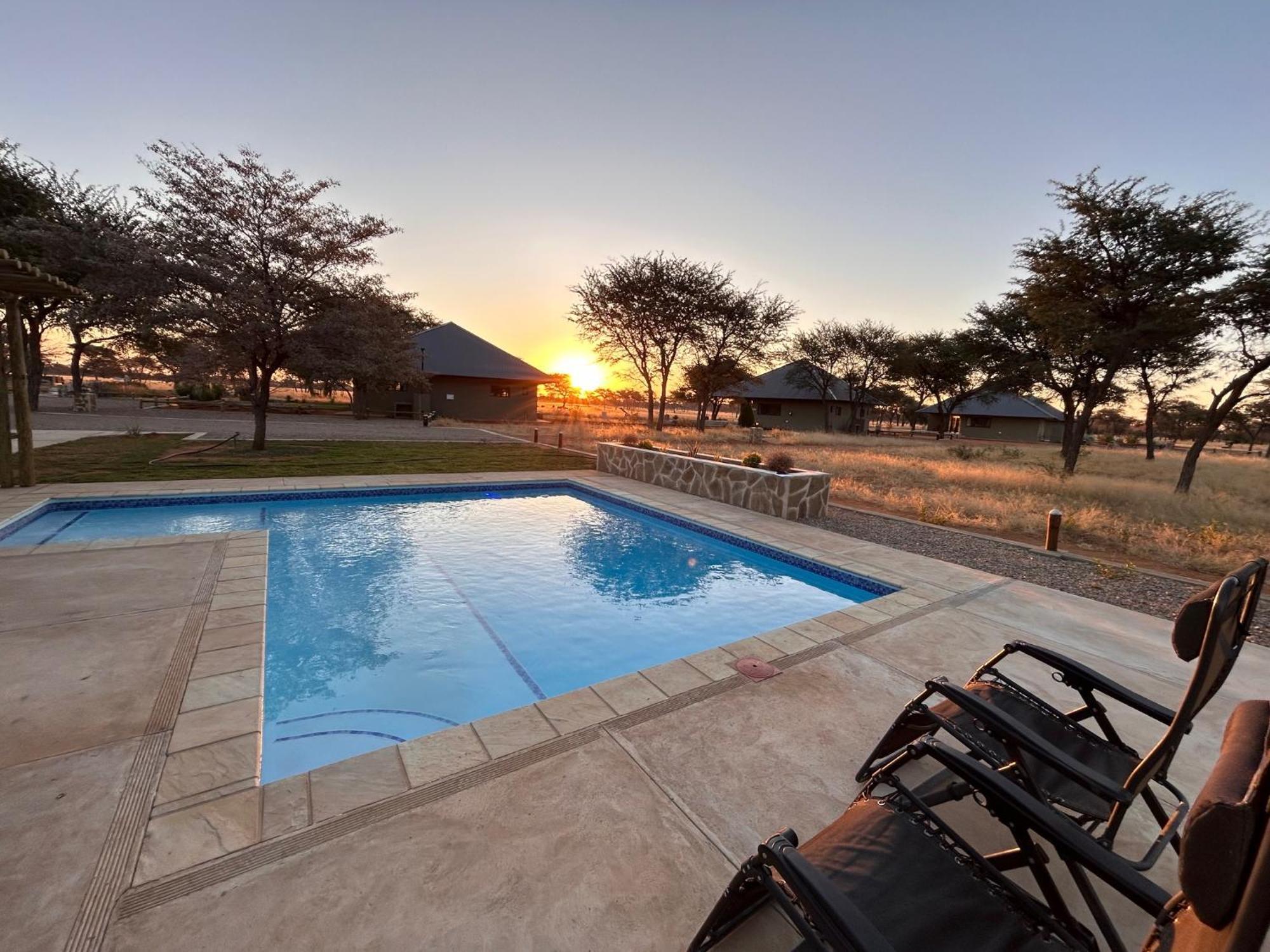 Africa Awaits Lodge & Safaris Gobabis 外观 照片